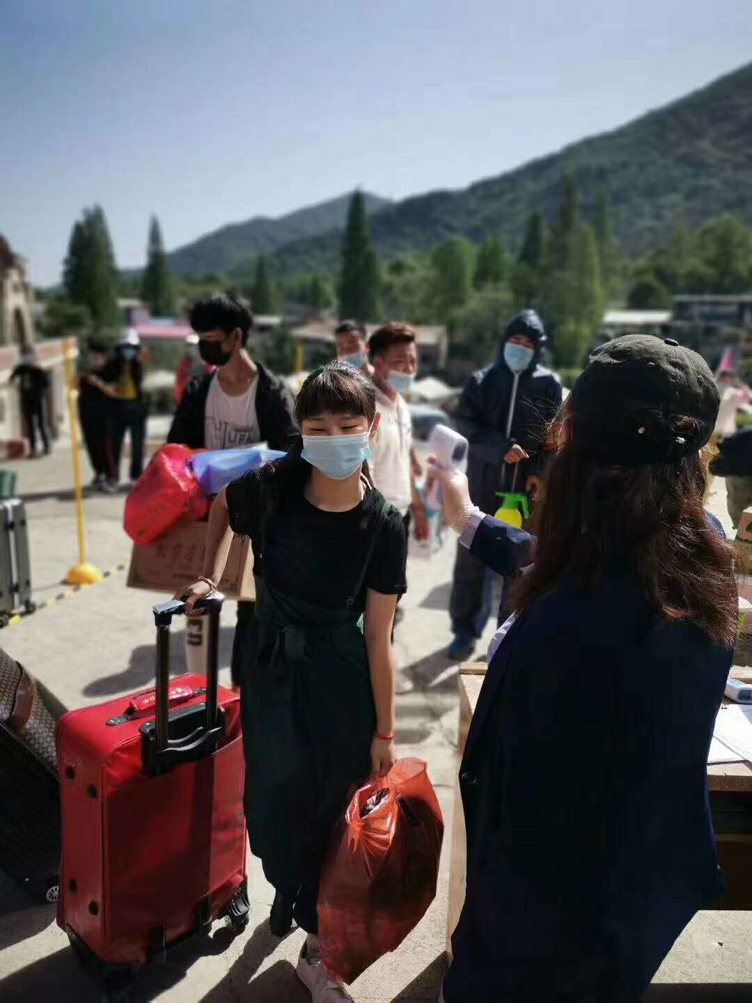 雞公山武校迎來返校復學第一天，防疫開學兩不誤