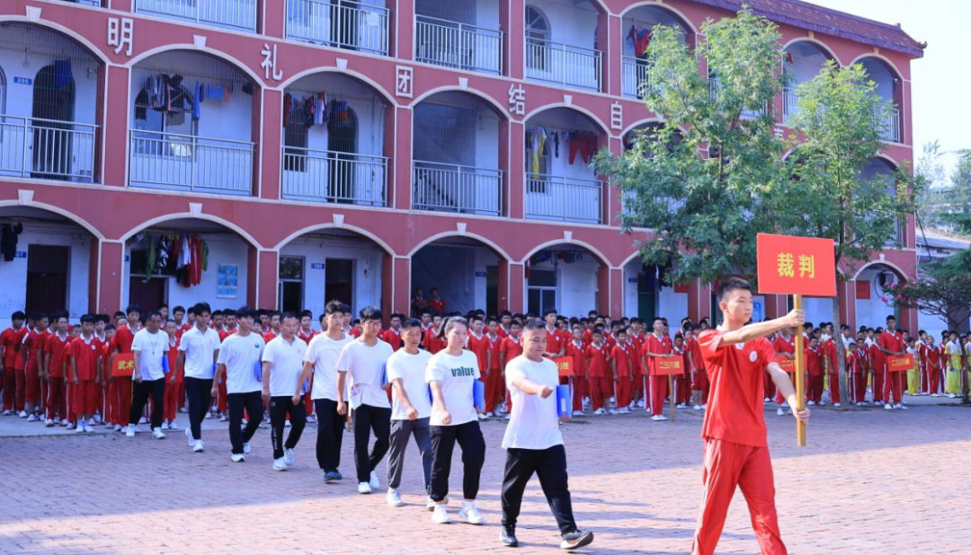 點燃激情綻放夢想——信陽市雞公山少林武術(shù)學(xué)校2023年武術(shù)特色教育測試見證成長
