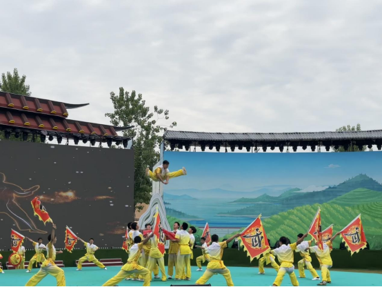 “茶韻飄香 武運(yùn)生輝”—信陽市雞公山少林武術(shù)學(xué)校受邀參加信陽市第三十二屆茶文化節(jié)